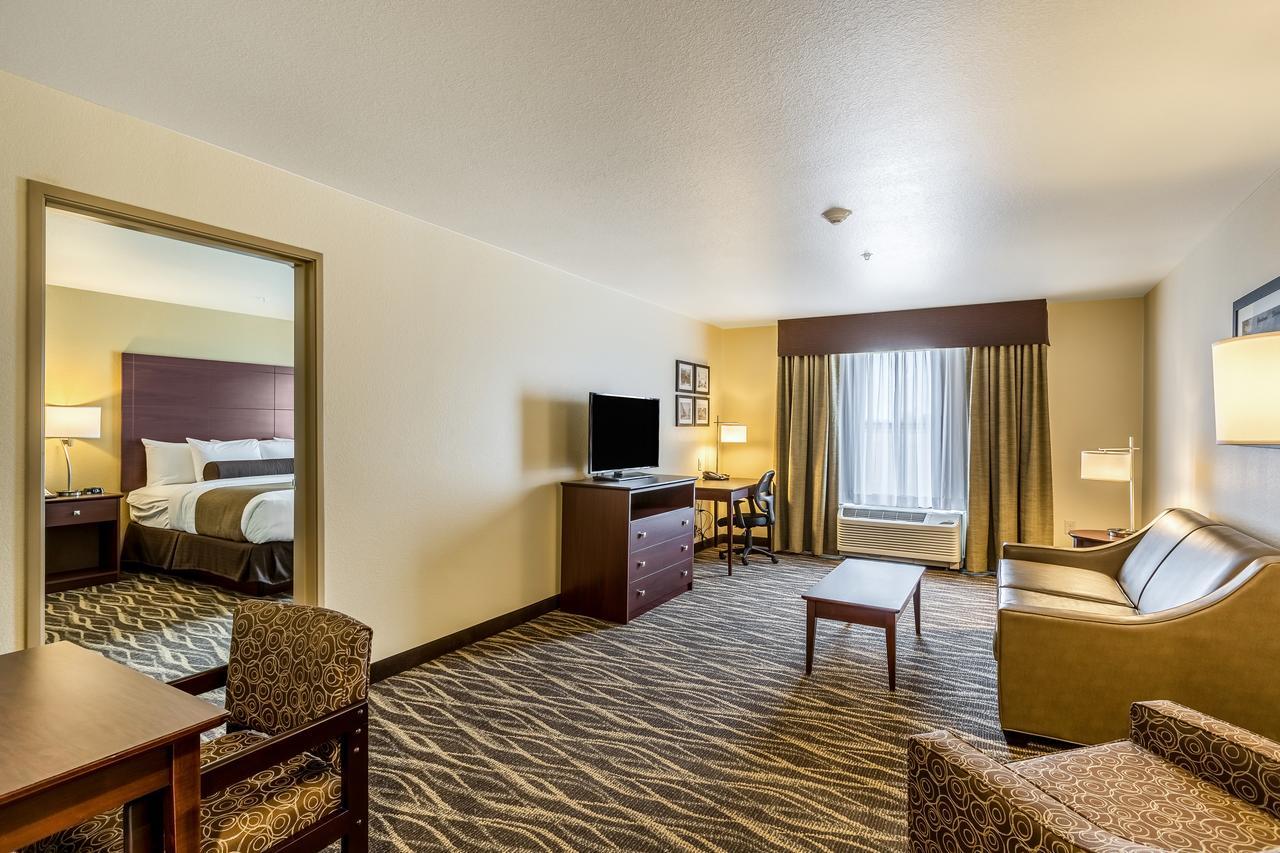 Cobblestone Hotel & Suites Hartford ภายนอก รูปภาพ