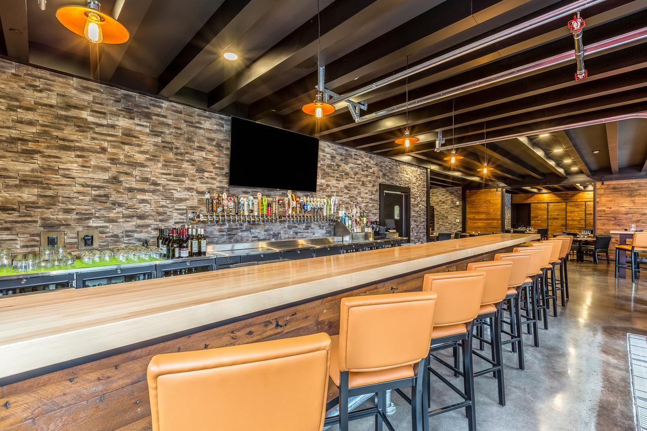 Cobblestone Hotel & Suites Hartford ภายนอก รูปภาพ