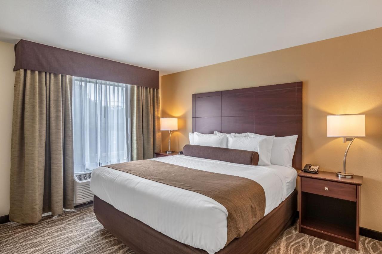 Cobblestone Hotel & Suites Hartford ภายนอก รูปภาพ