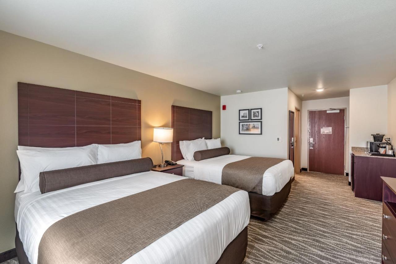Cobblestone Hotel & Suites Hartford ภายนอก รูปภาพ